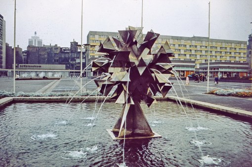 L., Pusteblume am Sachsenplatz, Oktober 1974